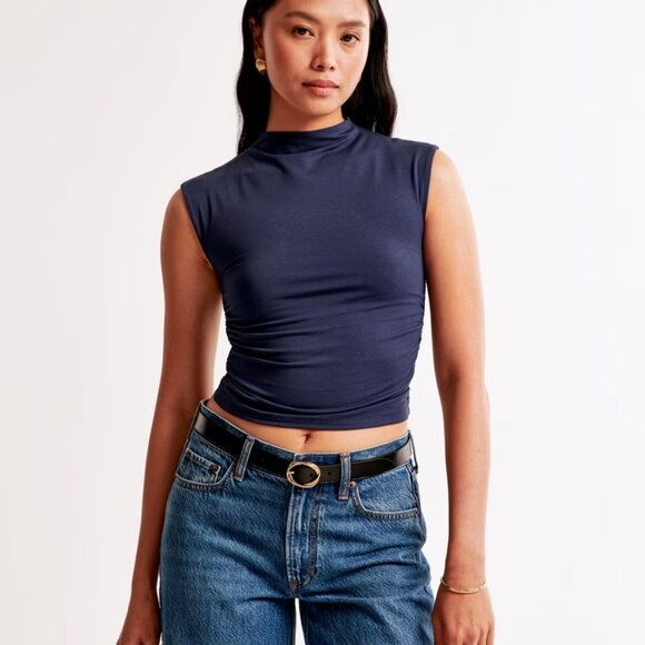 NWT Abercrombie The A&F Paloma Top - Navy Size Medium - Picture 2 of 8